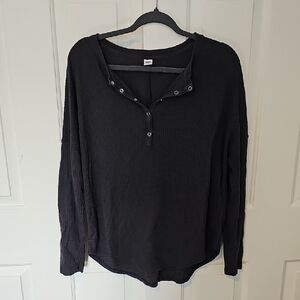 Old Navy Grey Waffle Knit Snap Henley Top Size M